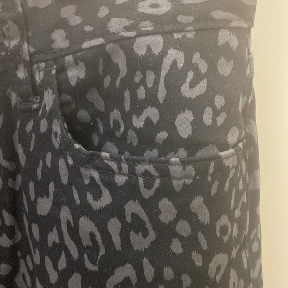 Gap Always Skinny Mid Rise Leopard Print Pants Size 4 - Picture 5 of 9